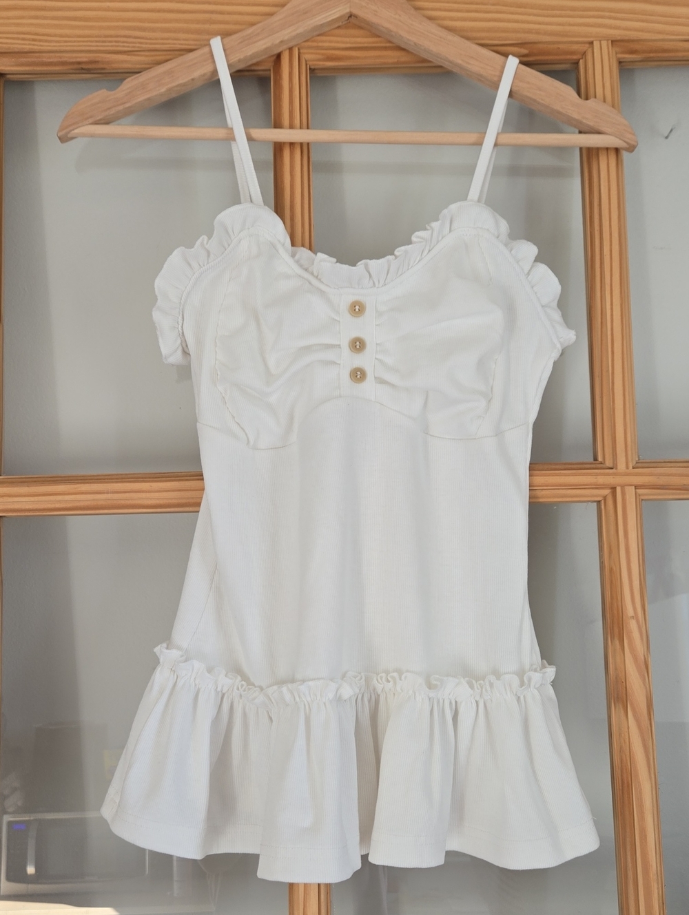 Peplum Creamy White Ruffle Tank Top with Button Detail xs